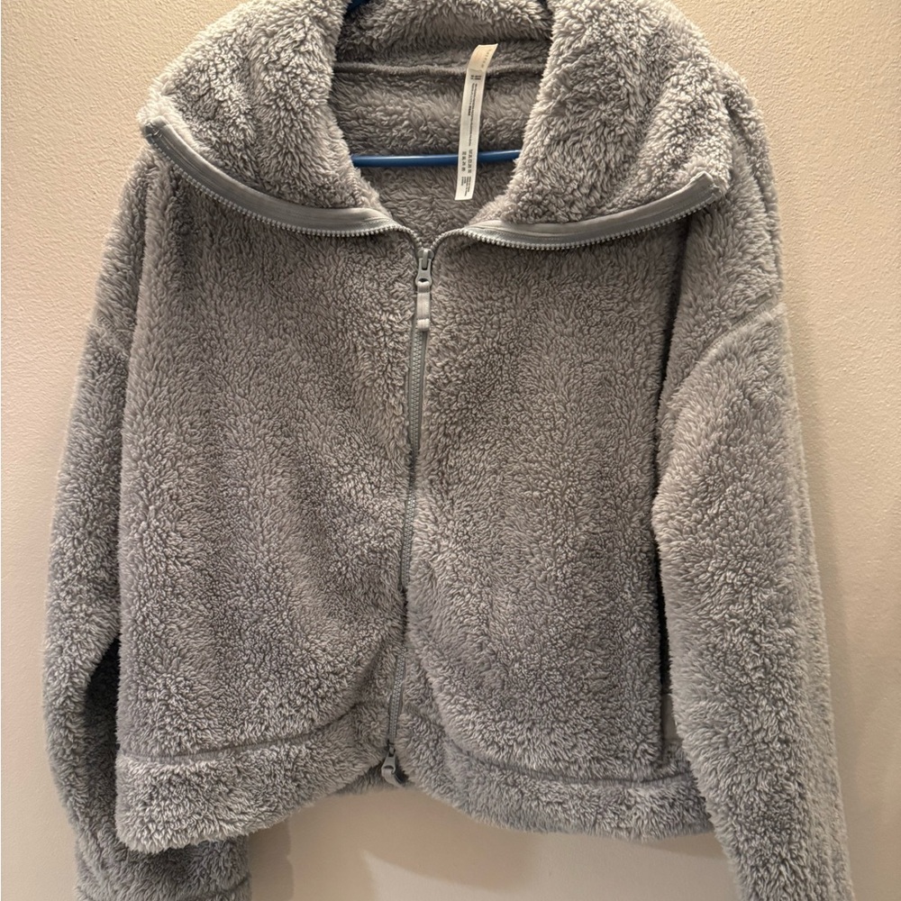 Free People Movement Oversized Faux Fur
Cropped Full Zip Jacket XS